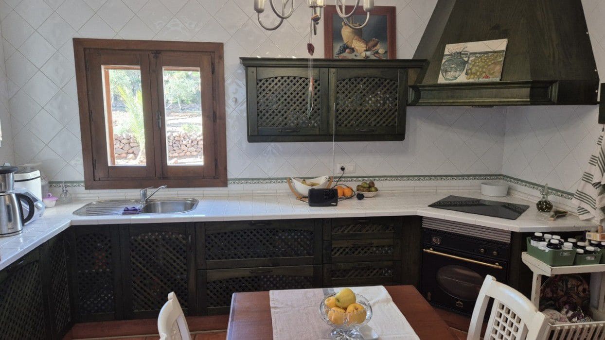 5 soveværelse Finca/Landehus til salg i El Cabo de Gata med garage - € 459.000 (Ref: 9450103)