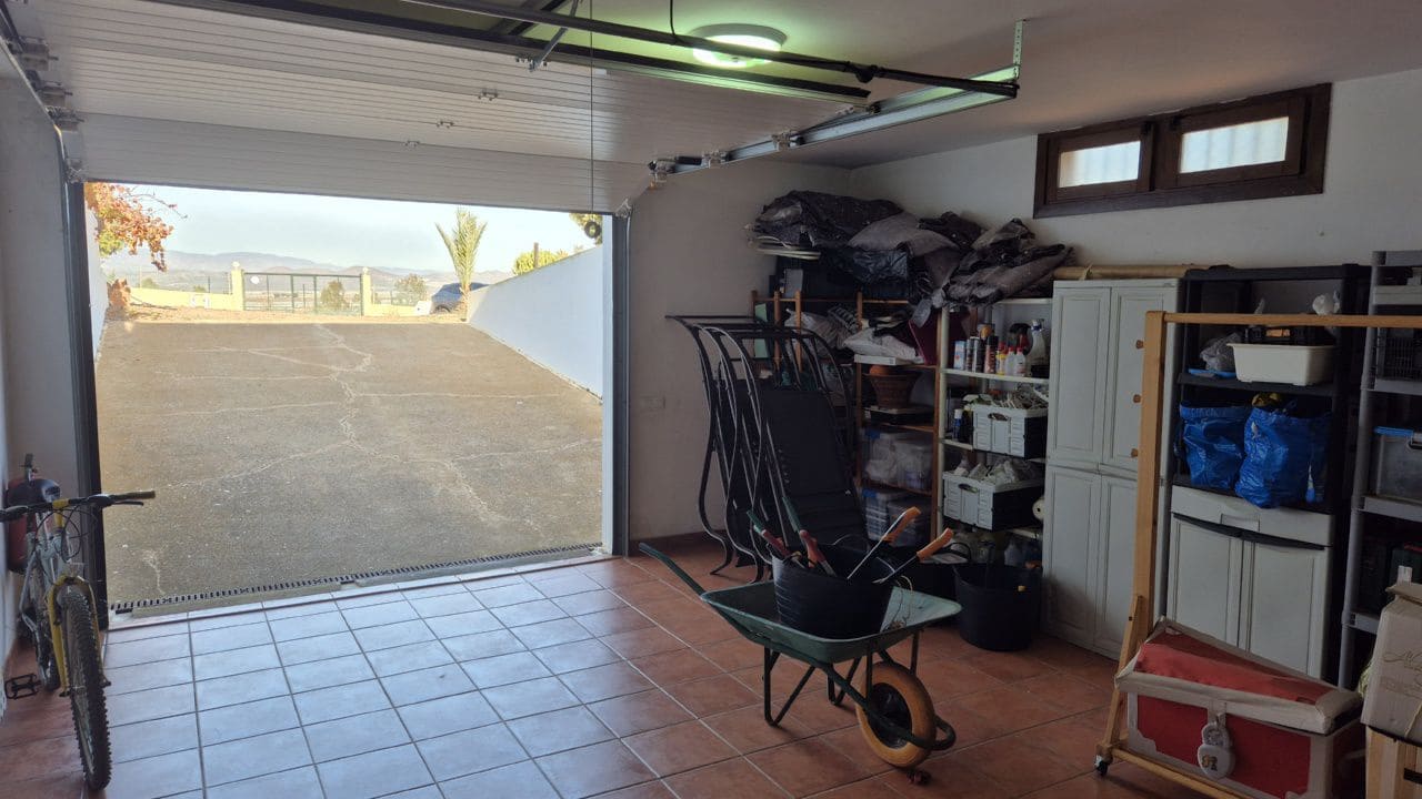 5 soveværelse Finca/Landehus til salg i El Cabo de Gata med garage - € 459.000 (Ref: 9450103)