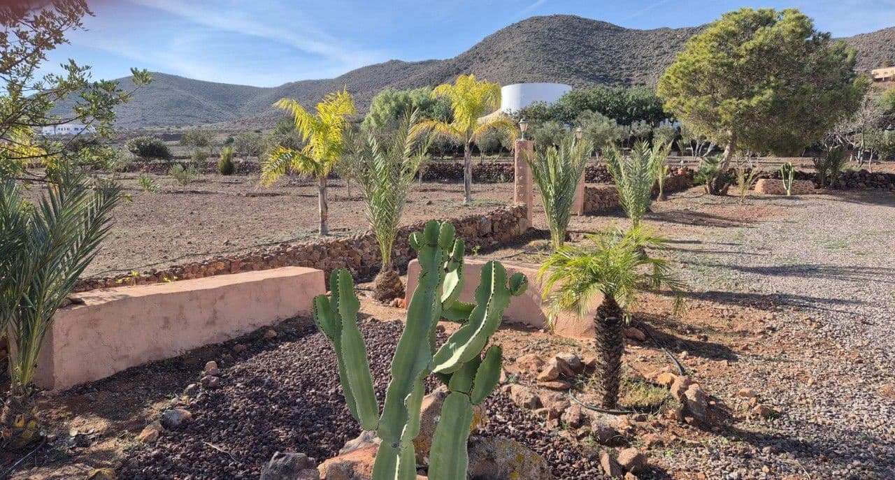 5 soveværelse Finca/Landehus til salg i El Cabo de Gata med garage - € 459.000 (Ref: 9450103)