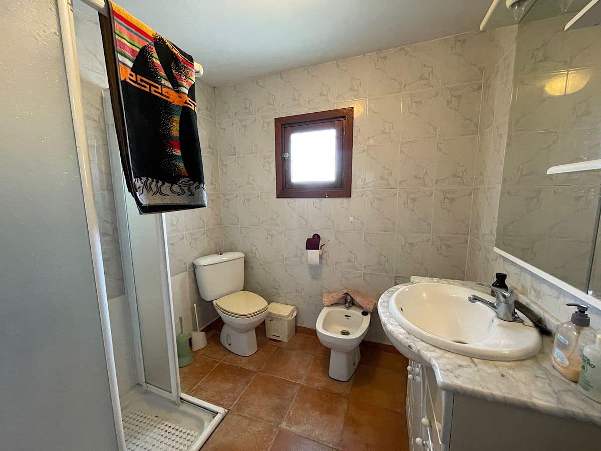 5 slaapkamer Huis te koop in Benizalon - € 60.000 (Ref: 9647835)