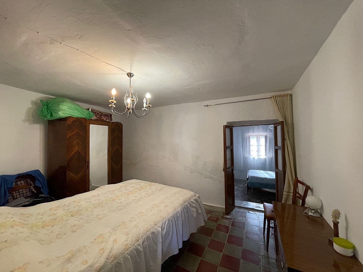 5 slaapkamer Huis te koop in Benizalon - € 60.000 (Ref: 9647835)