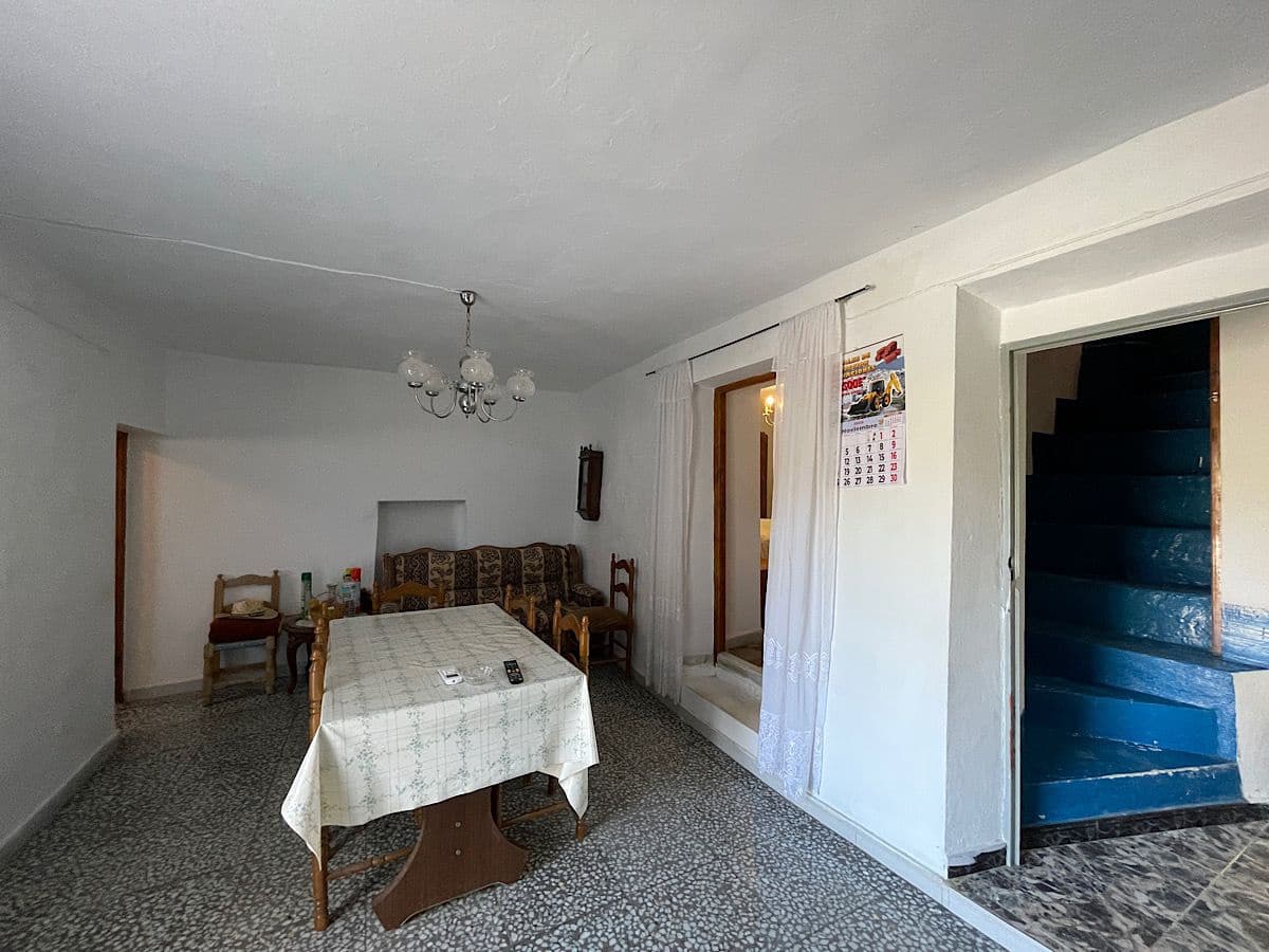 5 slaapkamer Huis te koop in Benizalon - € 60.000 (Ref: 9647835)