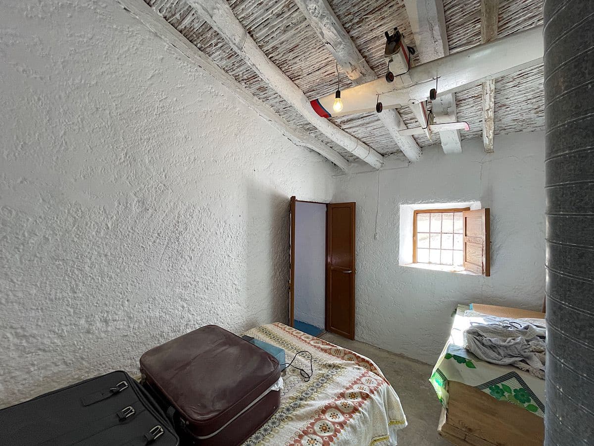 5 slaapkamer Huis te koop in Benizalon - € 60.000 (Ref: 9647835)