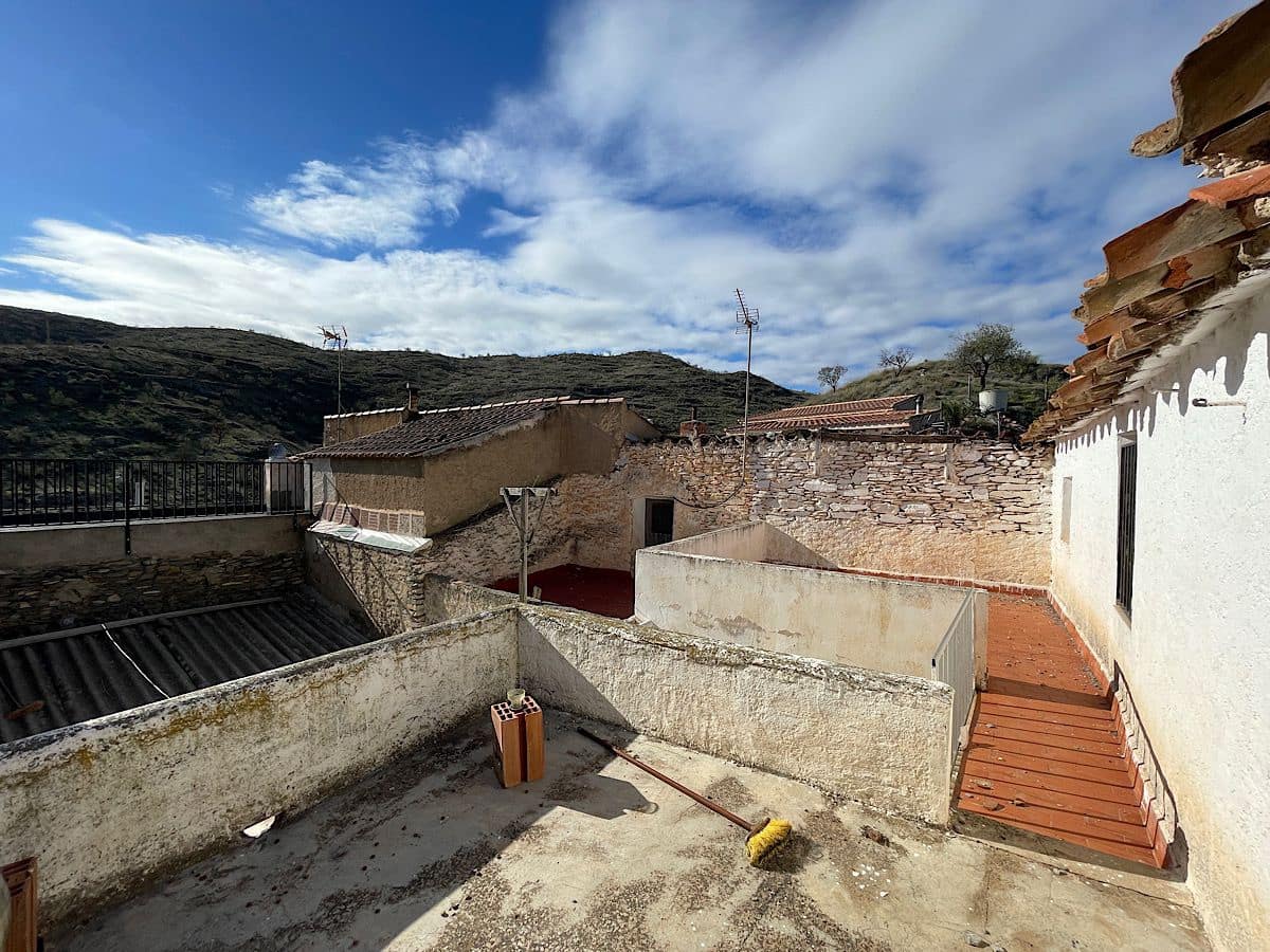 5 slaapkamer Huis te koop in Benizalon - € 60.000 (Ref: 9647835)