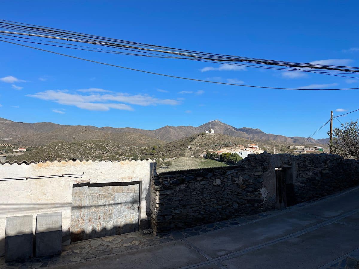 5 slaapkamer Huis te koop in Benizalon - € 60.000 (Ref: 9647835)