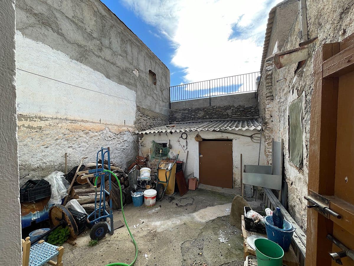 5 slaapkamer Huis te koop in Benizalon - € 60.000 (Ref: 9647835)