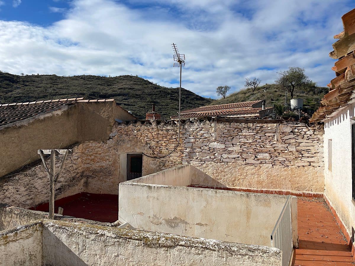 5 slaapkamer Huis te koop in Benizalon - € 60.000 (Ref: 9647835)