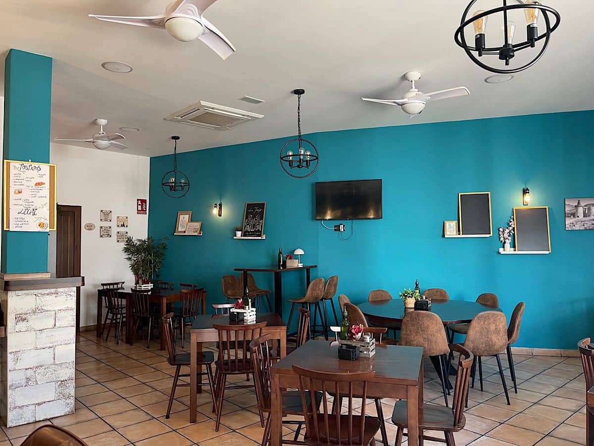 4 bedroom Hotel for sale in Lucainena de las Torres - € 370,000 (Ref: 9729254)