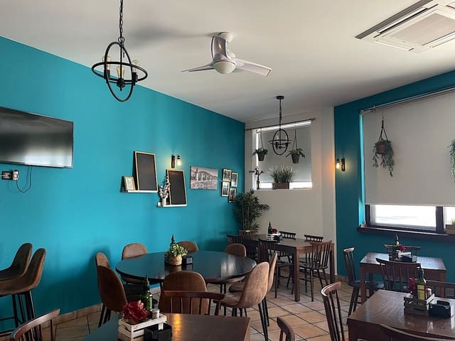 Hotel de 4 habitaciones en Lucainena de las Torres en venta - 370.000 € (Ref: 9729254)