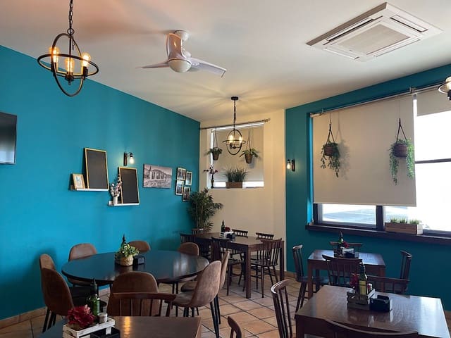 Hotel de 4 habitaciones en Lucainena de las Torres en venta - 370.000 € (Ref: 9729254)