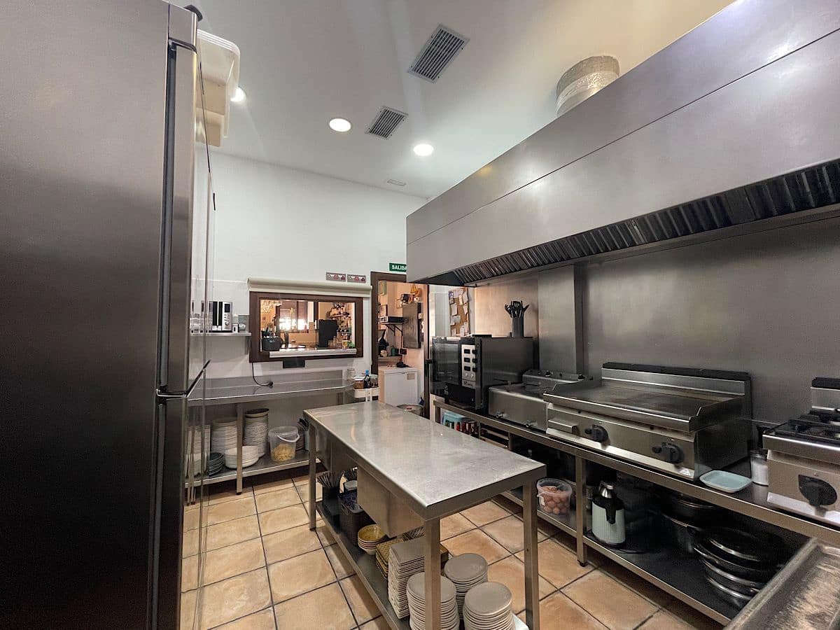 4 bedroom Hotel for sale in Lucainena de las Torres - € 370,000 (Ref: 9729254)