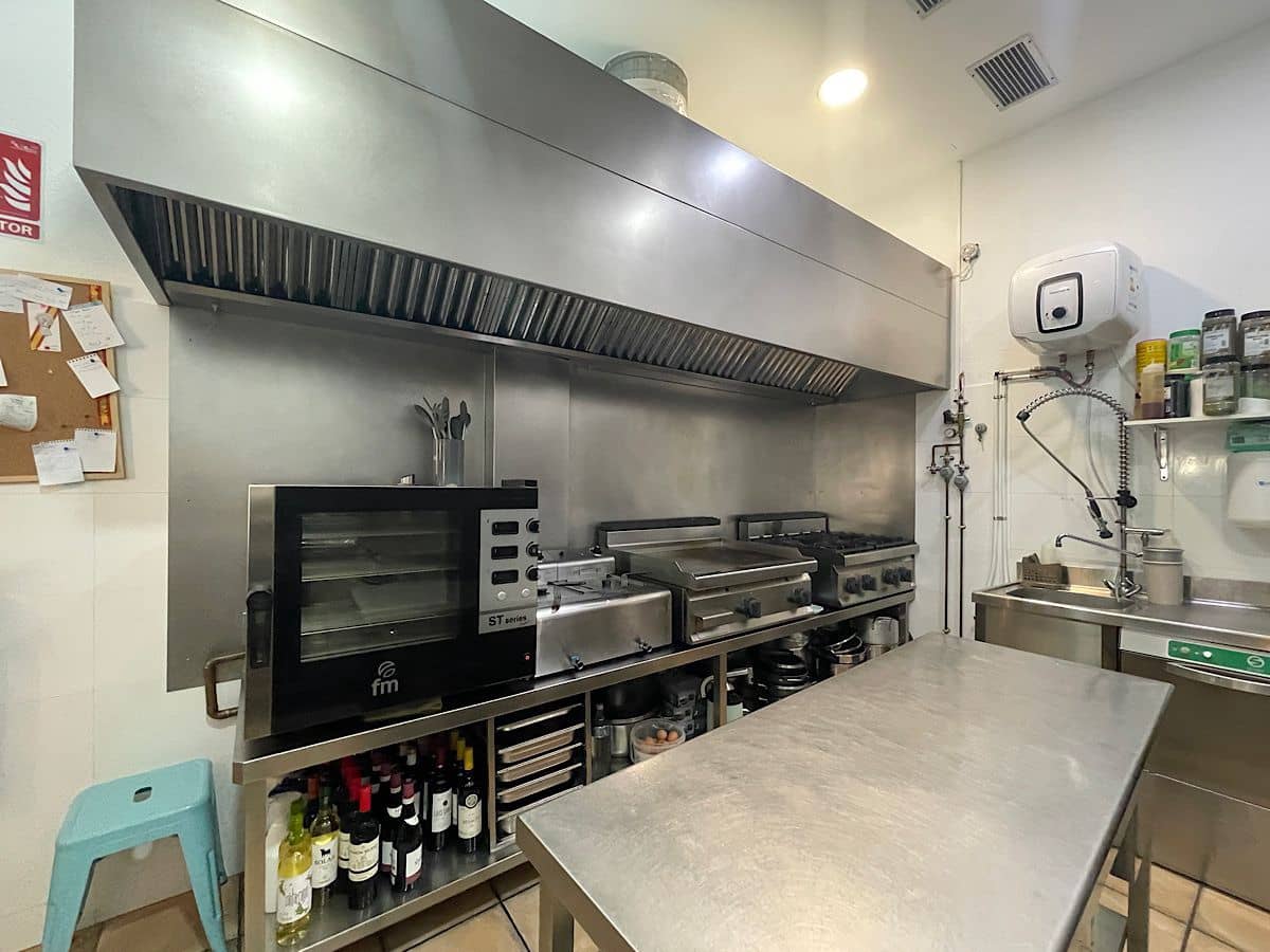 4 bedroom Hotel for sale in Lucainena de las Torres - € 370,000 (Ref: 9729254)