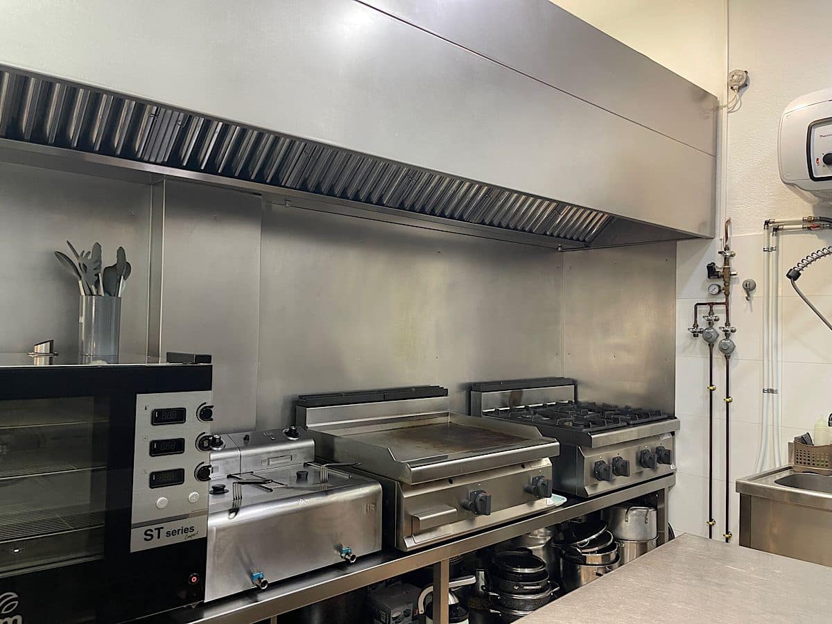 4 bedroom Hotel for sale in Lucainena de las Torres - € 370,000 (Ref: 9729254)