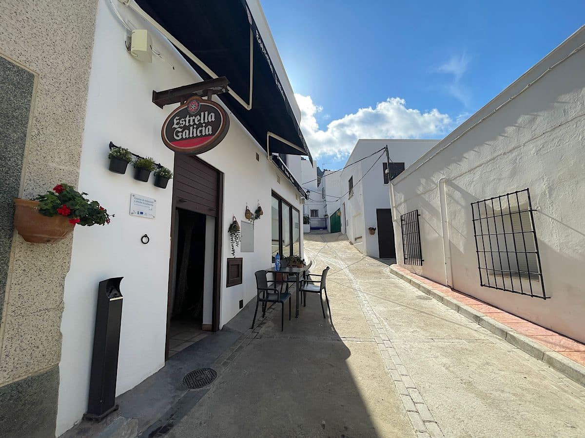 4 bedroom Hotel for sale in Lucainena de las Torres - € 370,000 (Ref: 9729254)