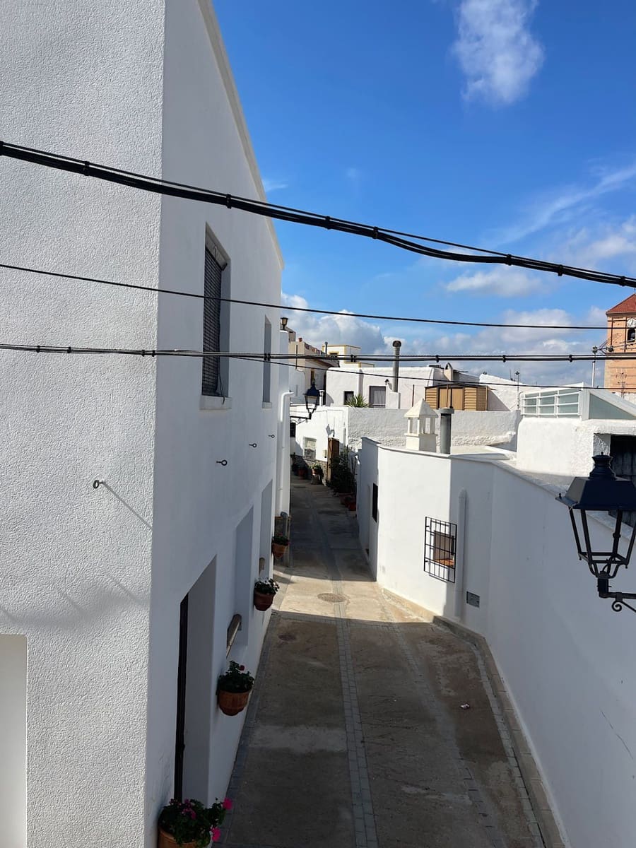 4 bedroom Hotel for sale in Lucainena de las Torres - € 370,000 (Ref: 9729254)