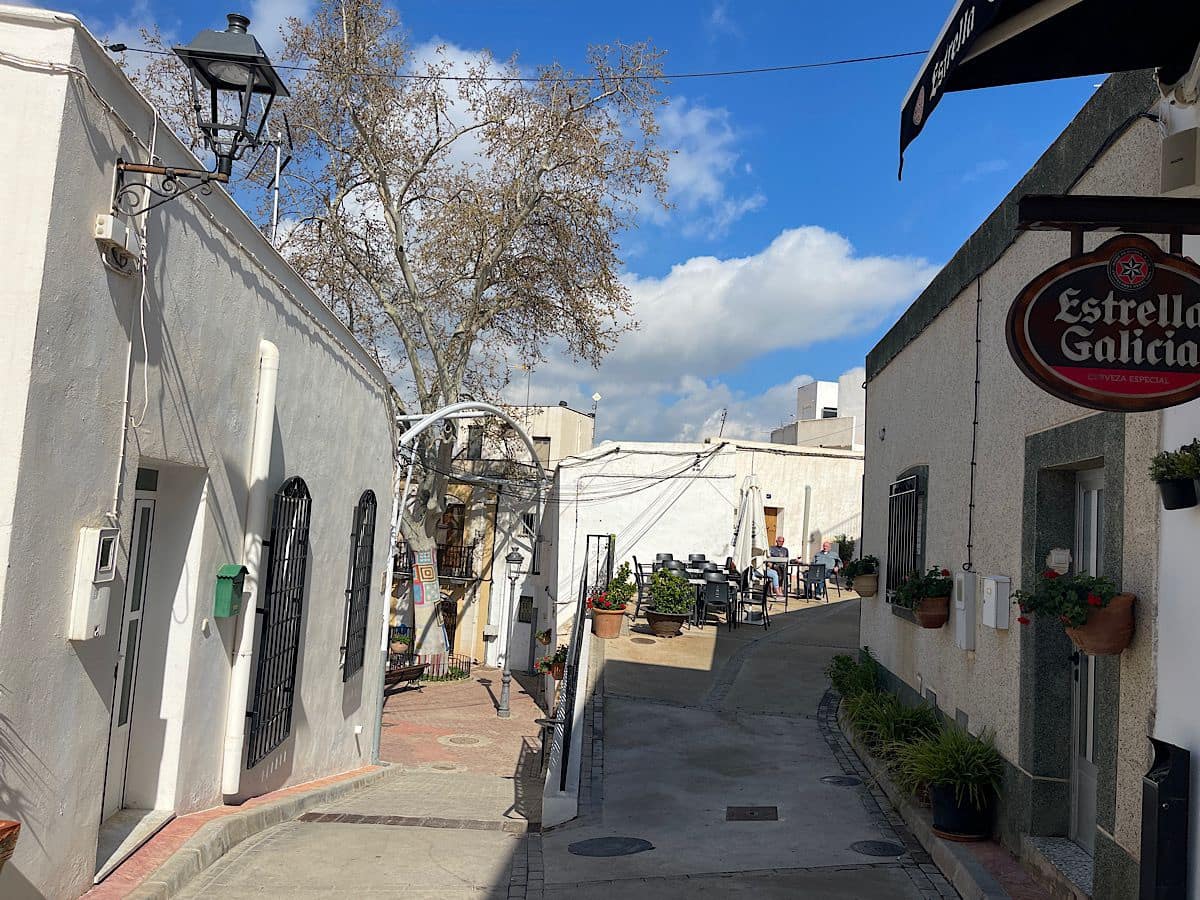 4 bedroom Hotel for sale in Lucainena de las Torres - € 370,000 (Ref: 9729254)