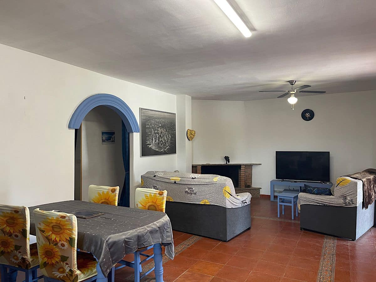 6 bedroom Finca/Country House for sale in Tabernas - € 165,000 (Ref: 9827088)