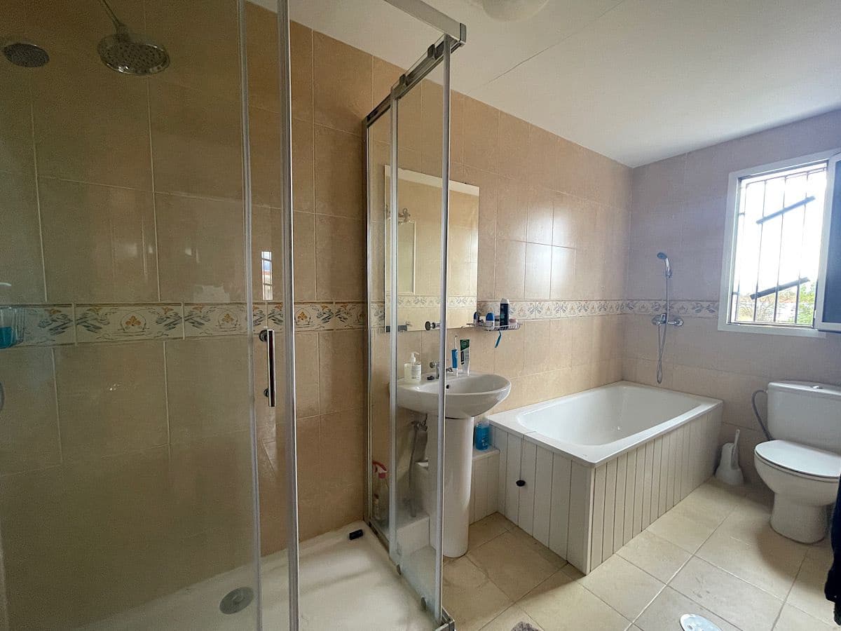 6 bedroom Finca/Country House for sale in Tabernas - € 165,000 (Ref: 9827088)