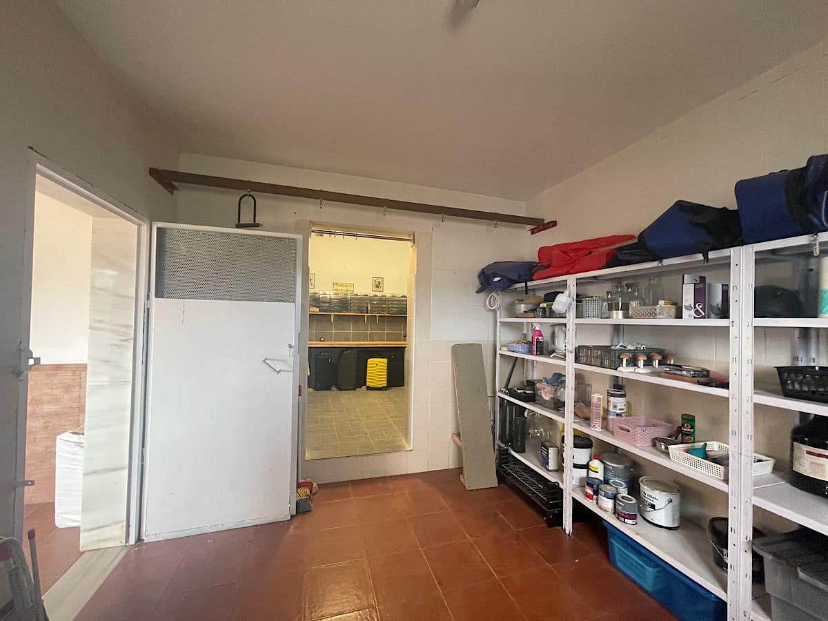 6 bedroom Finca/Country House for sale in Tabernas - € 165,000 (Ref: 9827088)