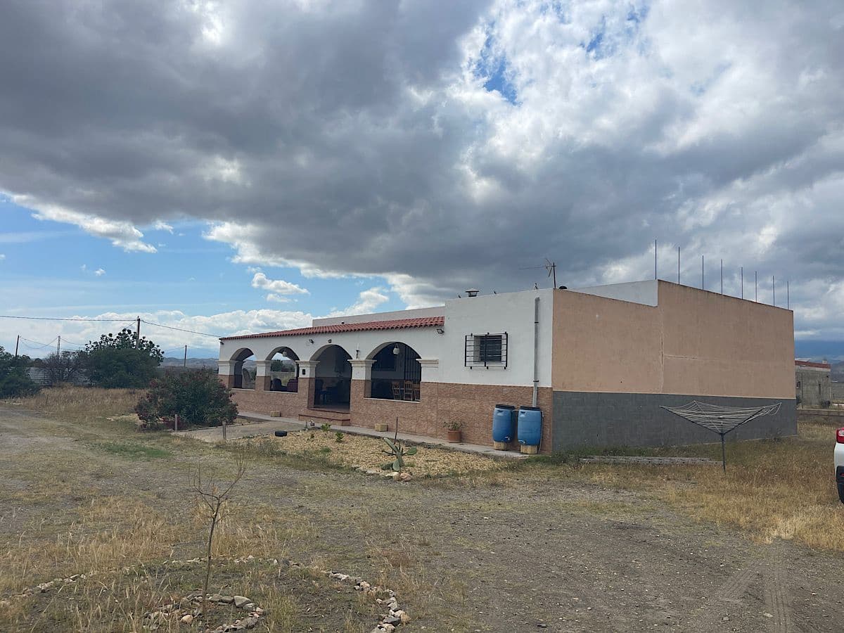 6 bedroom Finca/Country House for sale in Tabernas - € 165,000 (Ref: 9827088)