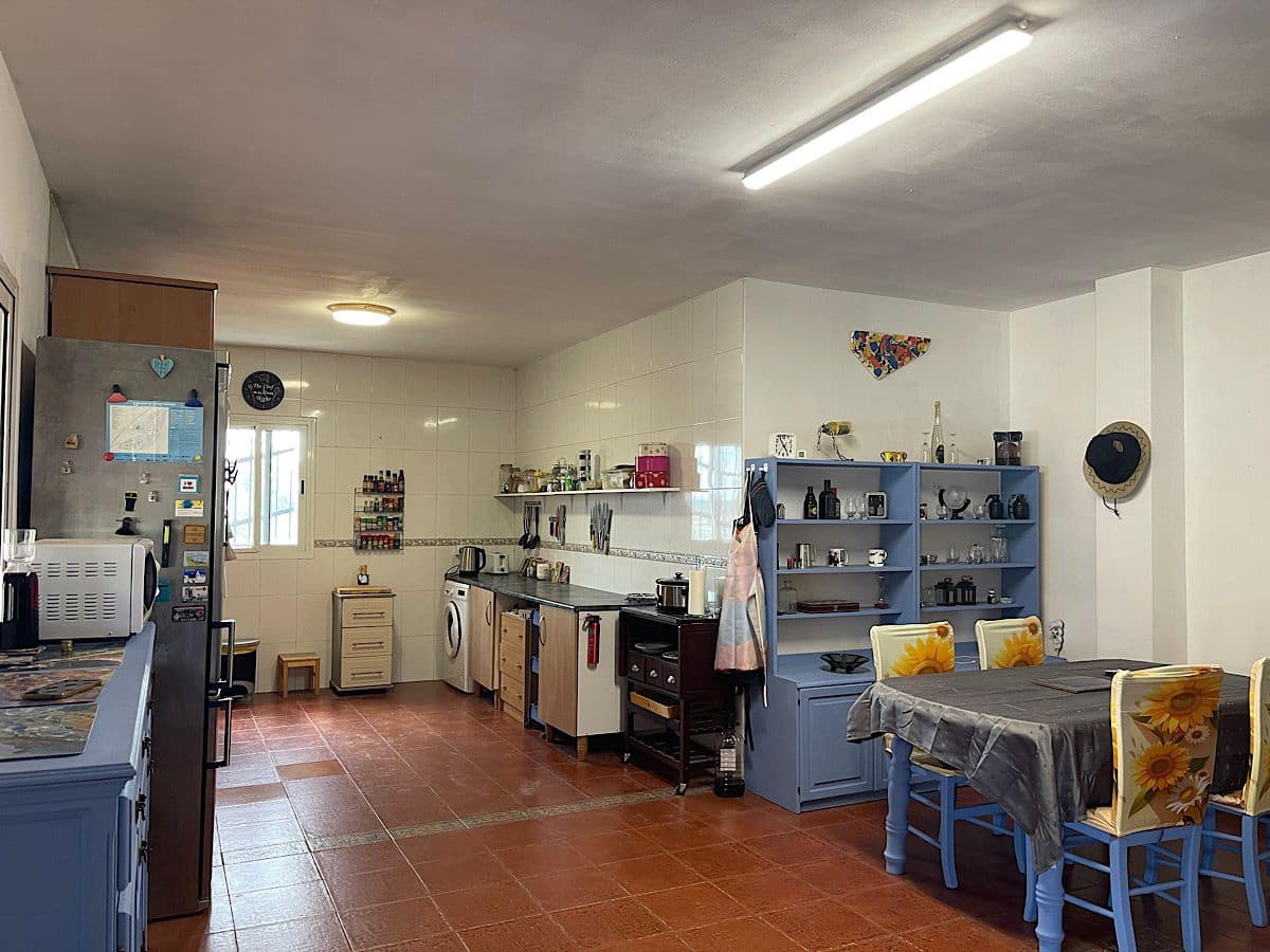 6 bedroom Finca/Country House for sale in Tabernas - € 165,000 (Ref: 9827088)