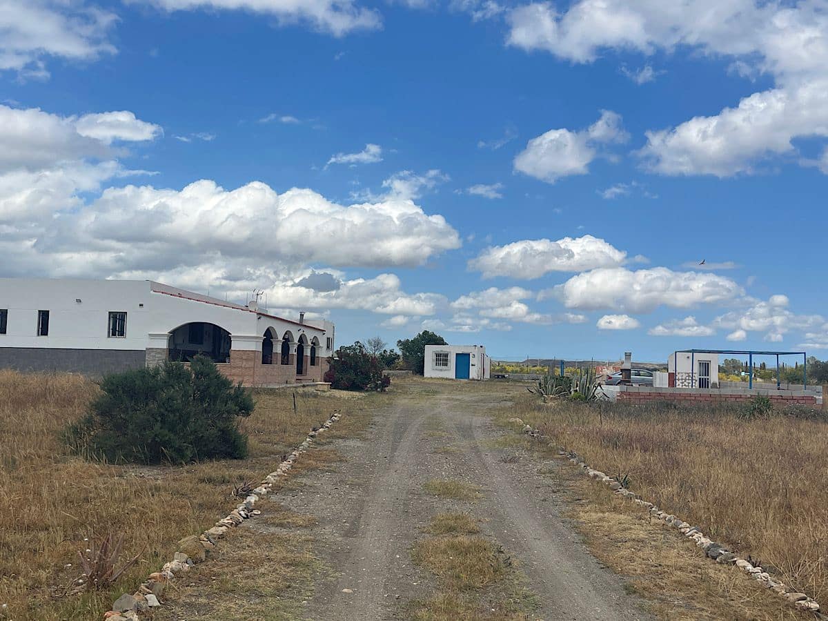 6 bedroom Finca/Country House for sale in Tabernas - € 165,000 (Ref: 9827088)