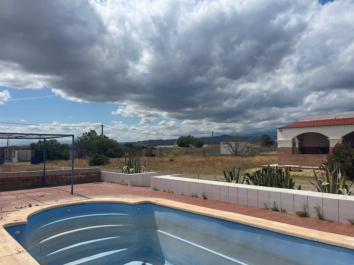 6 bedroom Finca/Country House for sale in Tabernas - € 165,000 (Ref: 9827088)