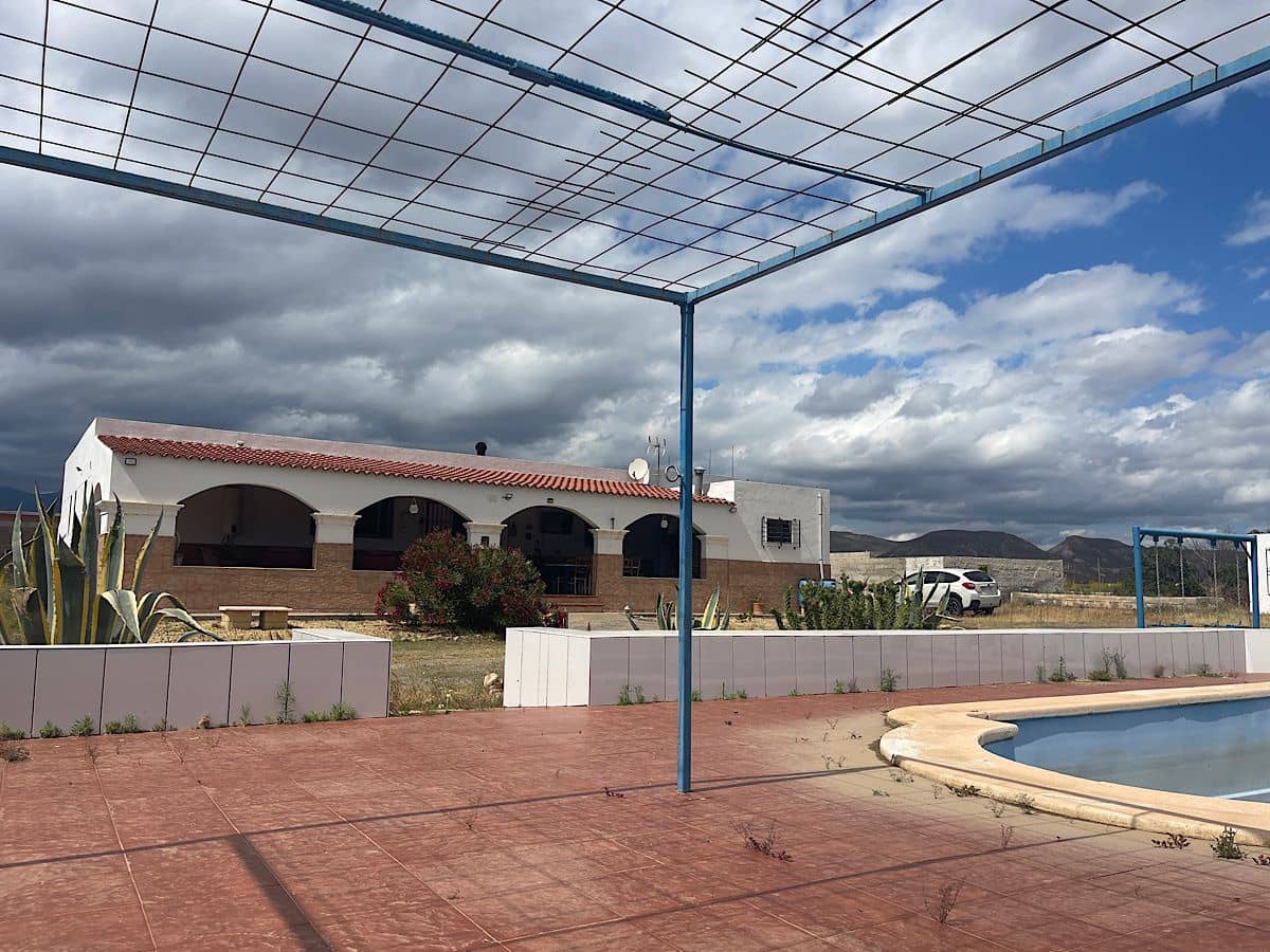 6 bedroom Finca/Country House for sale in Tabernas - € 165,000 (Ref: 9827088)