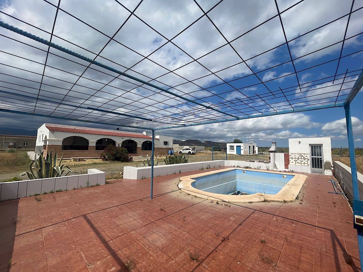 6 bedroom Finca/Country House for sale in Tabernas - € 165,000 (Ref: 9827088)