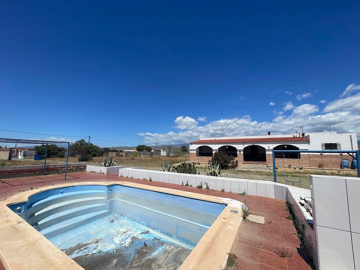 6 bedroom Finca/Country House for sale in Tabernas with pool - € 195,000 (Ref: 9827088)