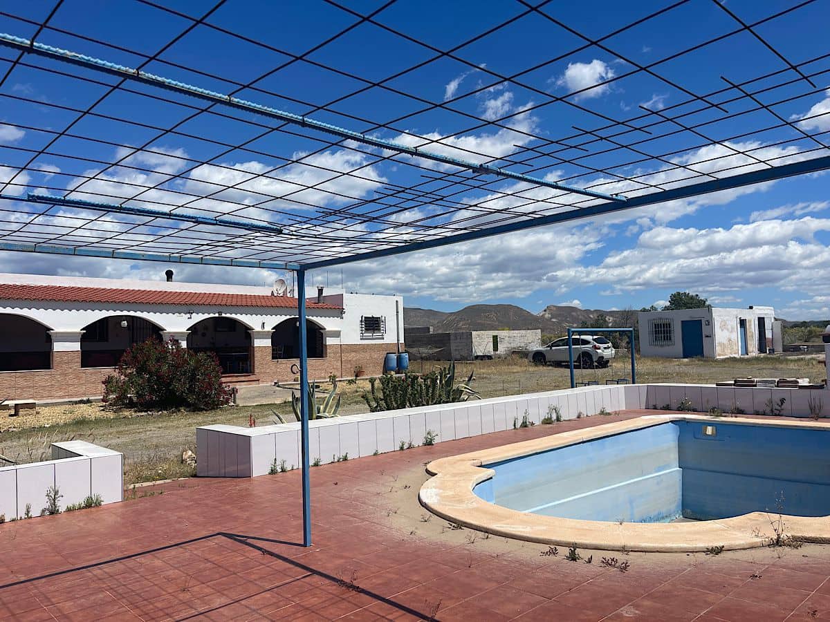 6 bedroom Finca/Country House for sale in Tabernas with pool - € 195,000 (Ref: 9827088)