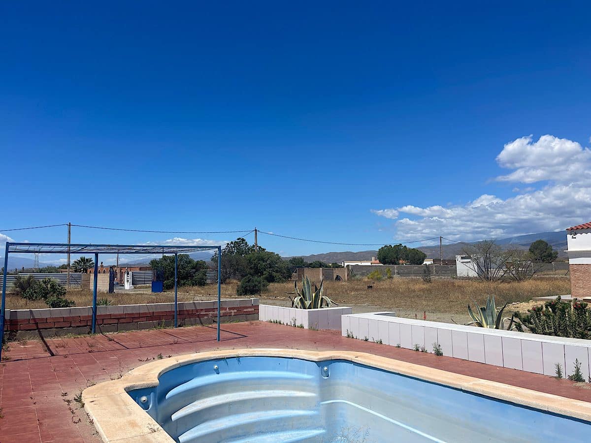 6 bedroom Finca/Country House for sale in Tabernas with pool - € 195,000 (Ref: 9827088)