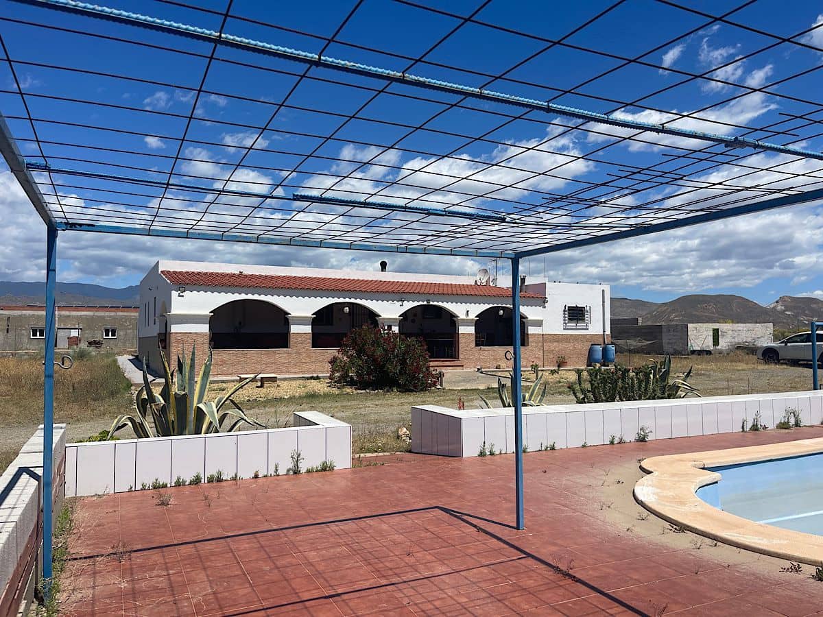6 bedroom Finca/Country House for sale in Tabernas with pool - € 195,000 (Ref: 9827088)