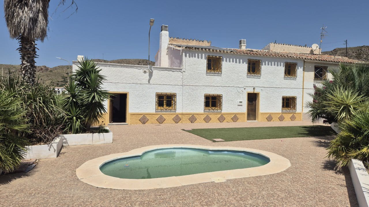 3 bedroom Townhouse for sale in Cariatiz with pool garage - € 157,000 (Ref: 9933717)