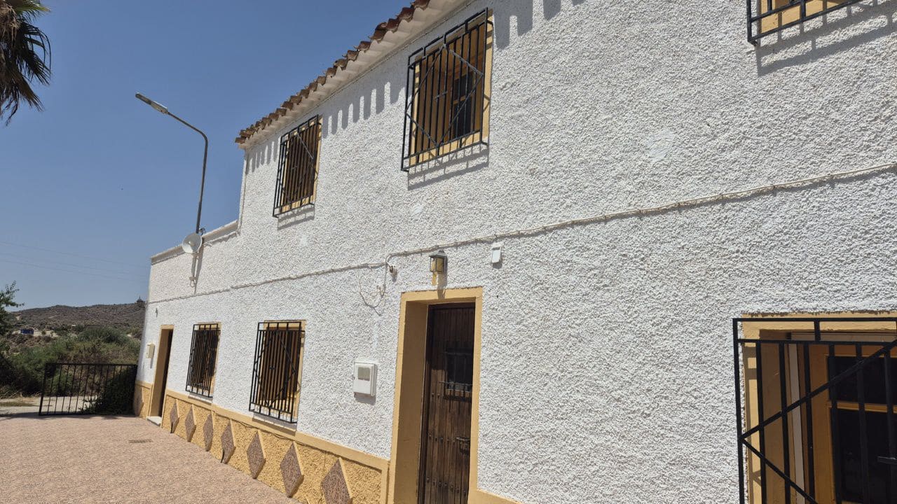 3 bedroom Townhouse for sale in Cariatiz with pool garage - € 157,000 (Ref: 9933717)