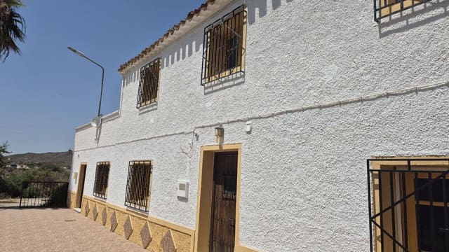 3 soverom Hus til salgs i Cariatiz, Sorbas med svømmebasseng garasje - € 157 000 (Ref: 9933717)