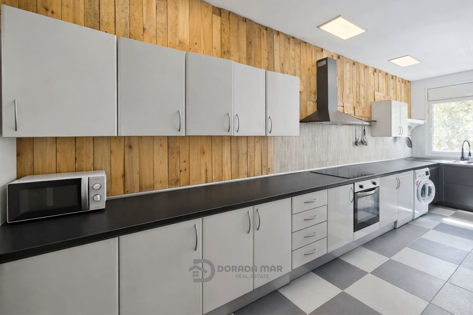 7 sypialnia Pensjonat na sprzedaż w Olivella z basenem garażem - 1 690 000 € (Ref: 9889498)