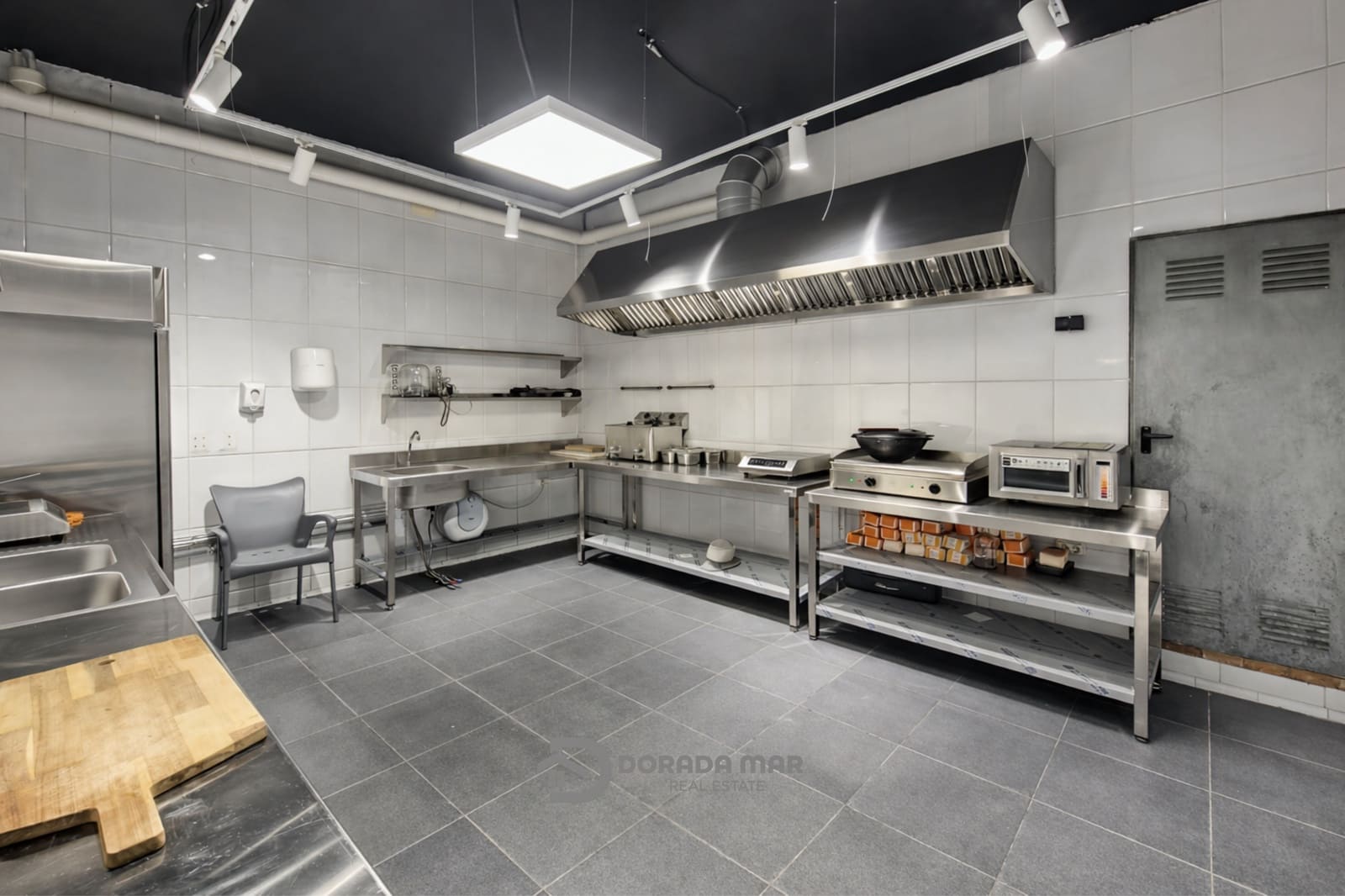 7 sypialnia Pensjonat na sprzedaż w Olivella z basenem garażem - 1 690 000 € (Ref: 9889498)