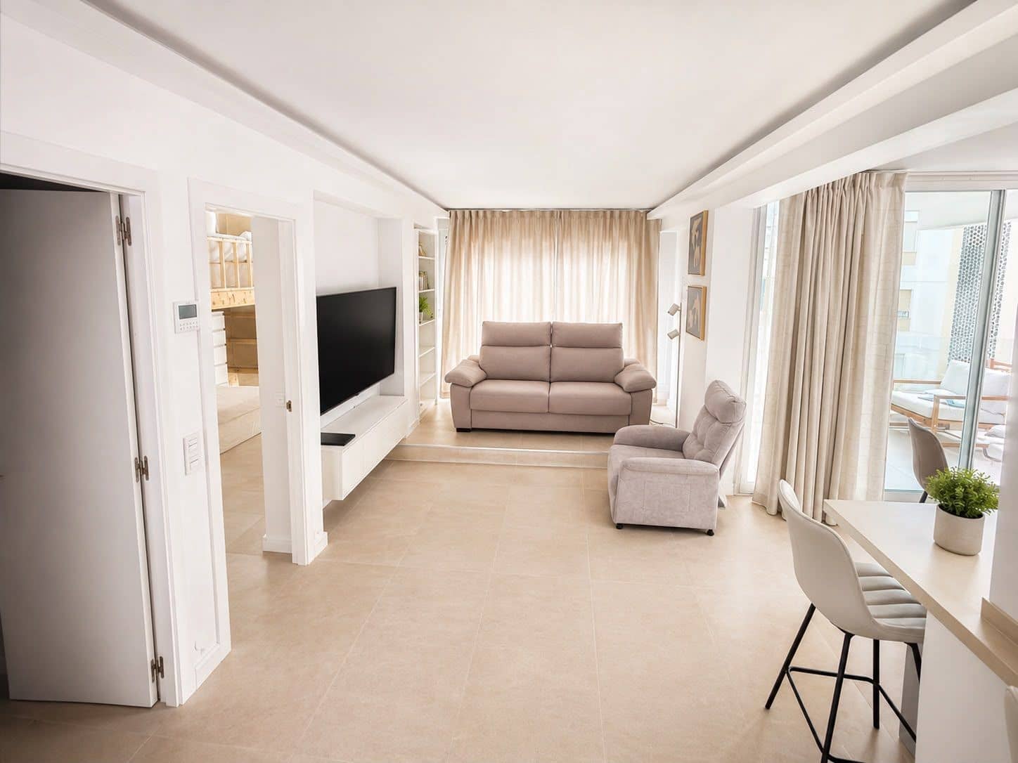 3 slaapkamer Flat te huur in Torre del Mar met zwembad - € 1.920 (Ref: 10004995)