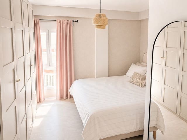 3 slaapkamer Flat te huur in Torre del Mar, Vélez-Málaga met zwembad - € 1.920 (Ref: 10004995)