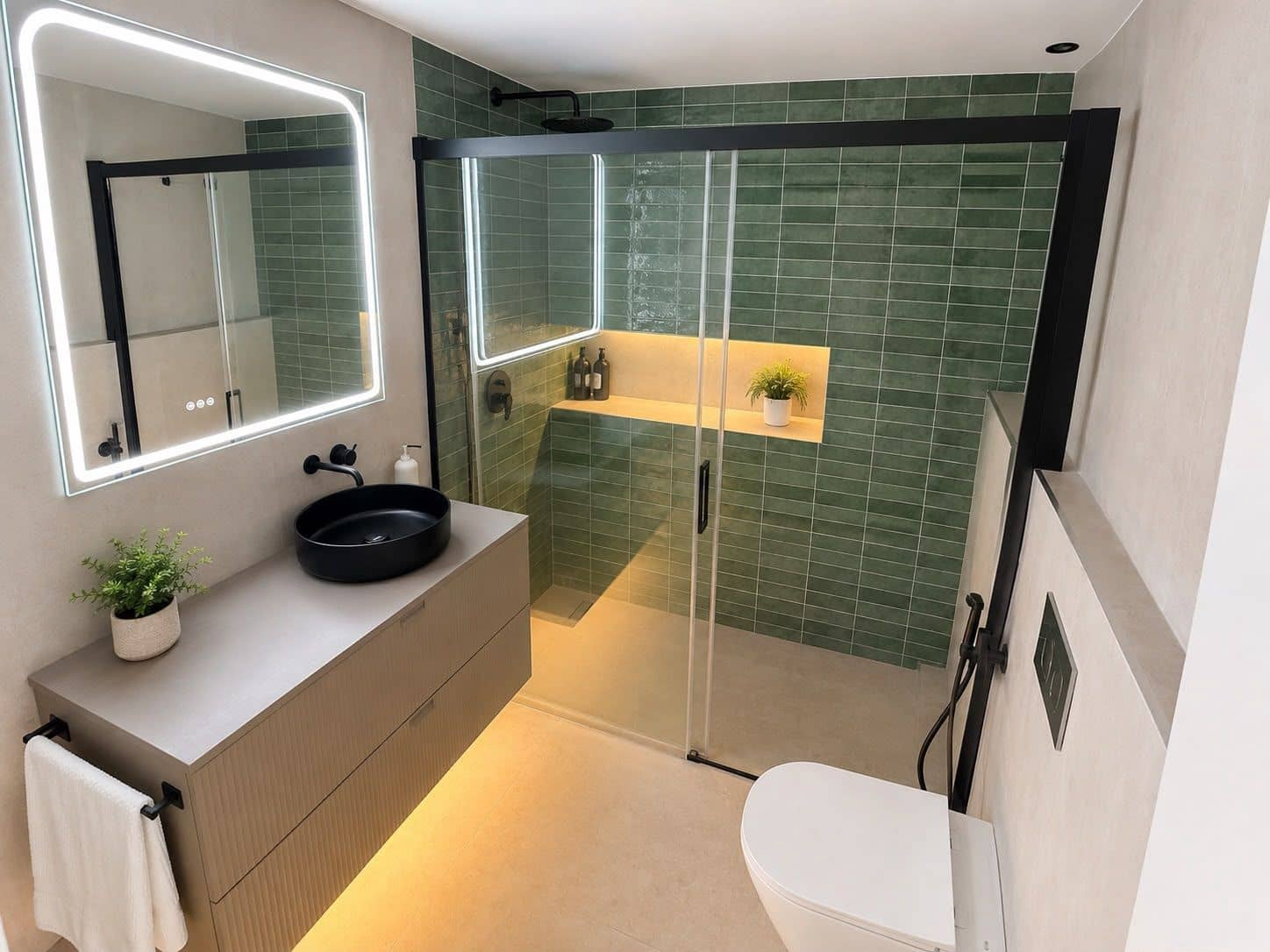 3 slaapkamer Flat te huur in Torre del Mar met zwembad - € 1.920 (Ref: 10004995)