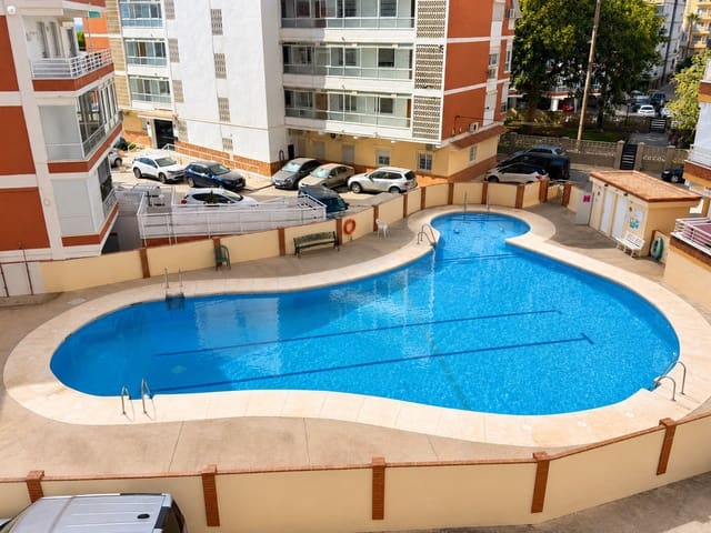 3 slaapkamer Flat te huur in Torre del Mar, Vélez-Málaga met zwembad - € 1.920 (Ref: 10004995)