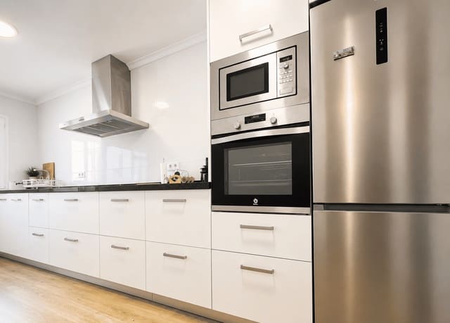 3 bedroom Apartment for rent in Frigiliana - € 1,200 (Ref: 10008308)