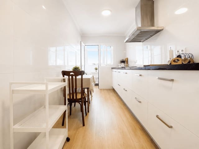 3 bedroom Apartment for rent in Frigiliana - € 1,200 (Ref: 10008308)