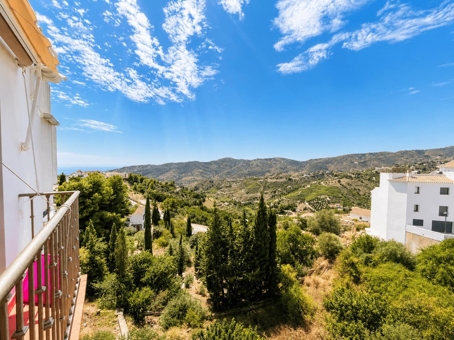 3 bedroom Apartment for rent in Frigiliana - € 1,200 (Ref: 10008308)