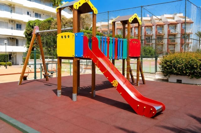 Villa/Maison Semi-Mitoyenne de 1 chambre à louer à Torremolinos - 1 035 € (Ref: 10010250)