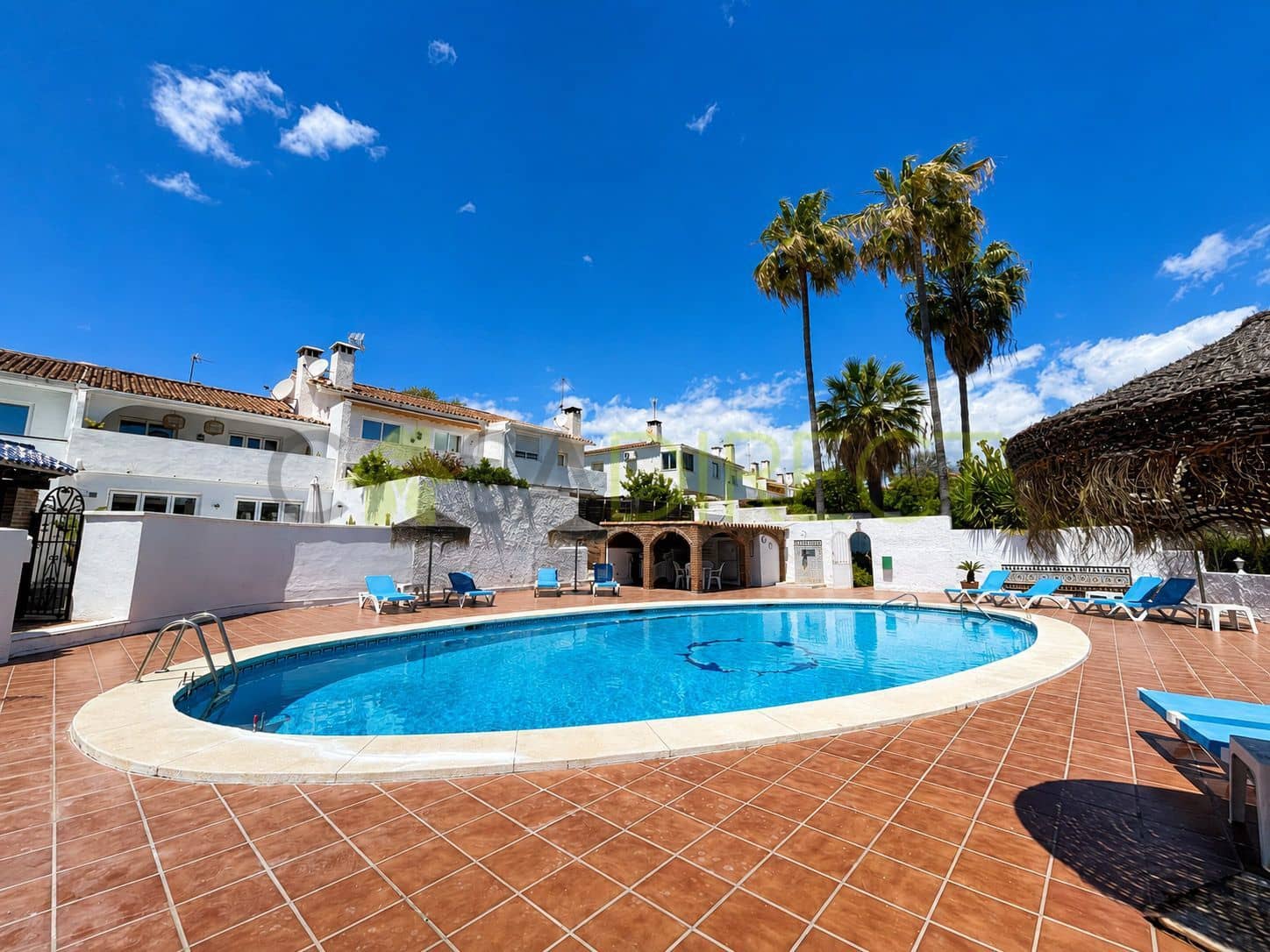 1 sovrum Villa att hyra i Marbella med pool - 1 100 € (Ref: 10025080)