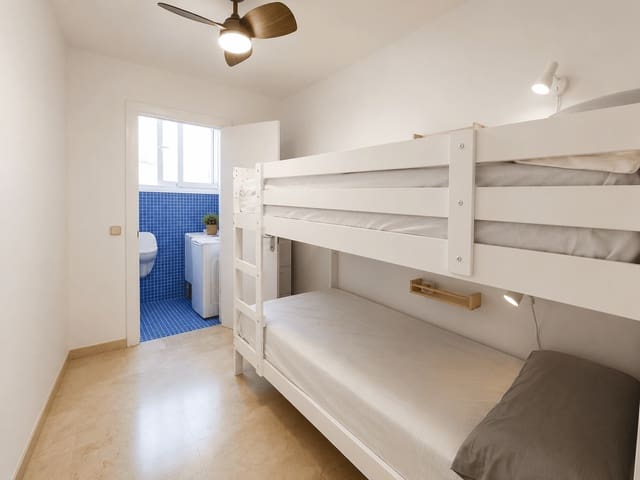 2 quarto Apartamento para arrendar em Estepona com garagem - 1 800 € (Ref: 10026734)