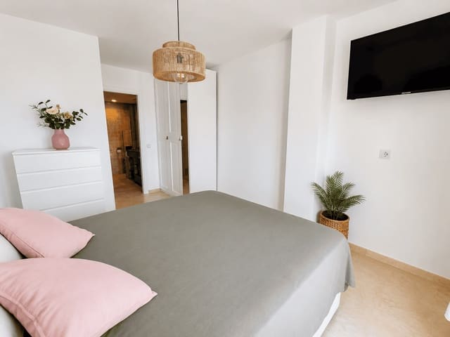 2 quarto Apartamento para arrendar em Estepona com garagem - 1 800 € (Ref: 10026734)