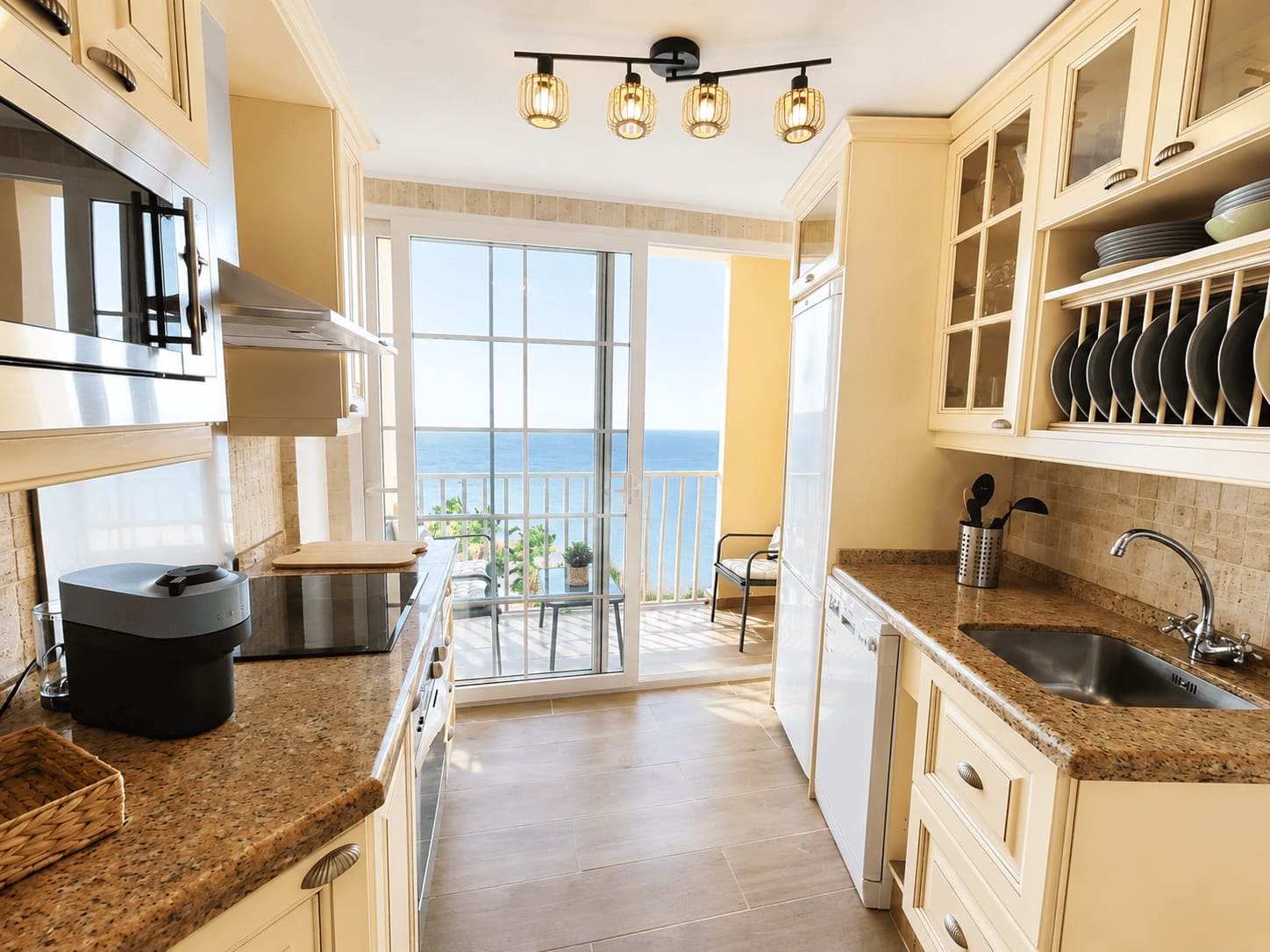 Appartement de 2 chambres à louer à Estepona avec garage - 1 800 € (Ref: 10026734)